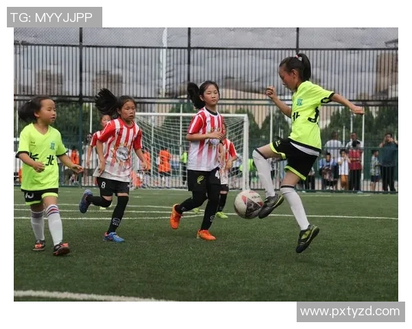 扎武士头的足球明星如何在绿茵场上演绎传奇人生与风采