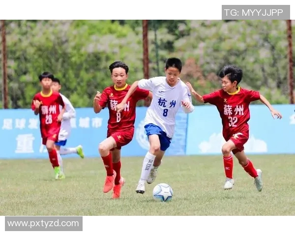 杭州足球队在全国足球团队协作排行榜中荣登第七名展现团队实力与默契